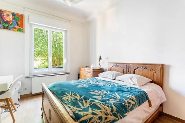 Spacious 3 Bedrooms 135 M & Privative Parking Lägenhet Lille
