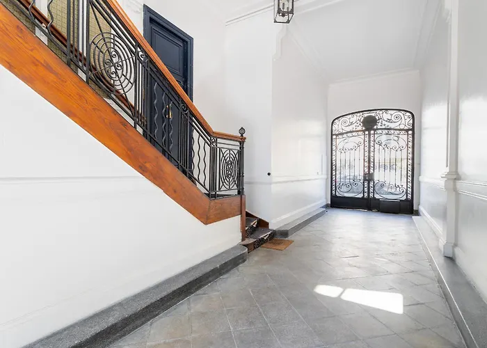 Lägenhet Spacious 3 Bedrooms 135 M & Privative Parking *