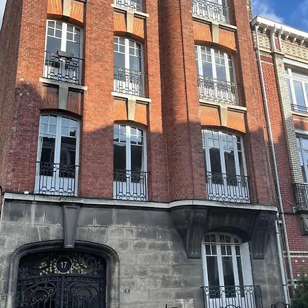 Haussmannien Avec Parking Apartment