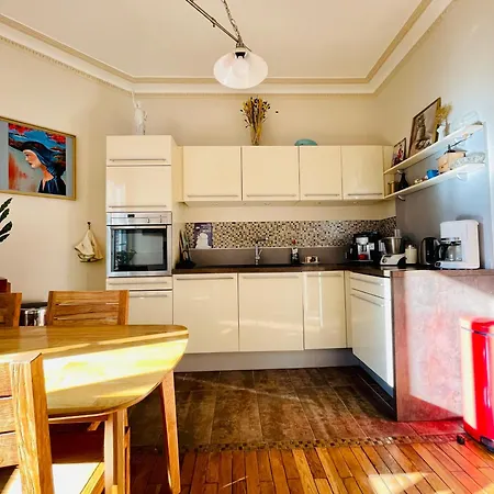 Spacious 3 Bedrooms 135 M & Privative Parking *